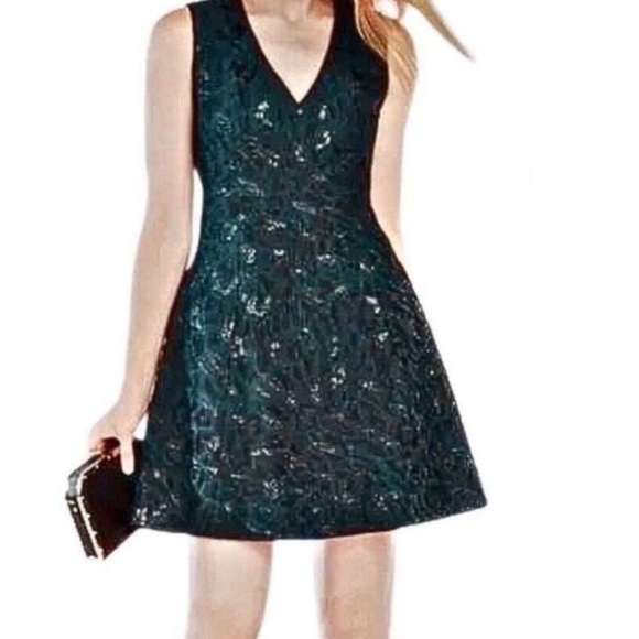 BCBGMaxAzria Dresses & Skirts - BCBGMaxAzria Dark Emerald Green & Black Sleeveless Mini Party Dress Size 0